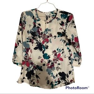 🌟2/$12 Bundle🌟 Van Heusen XS floral blouse